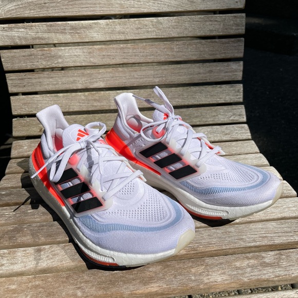 EUC Adidas Men’s UltraBoost Running Shoes Size 10 - Picture 5 of 10